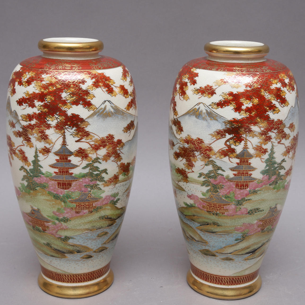 VASEN, 2 Stück, Satsuma, Japan, 1900.