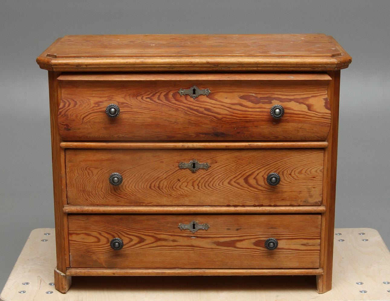 BYRÅ, furu, 1800-tal.