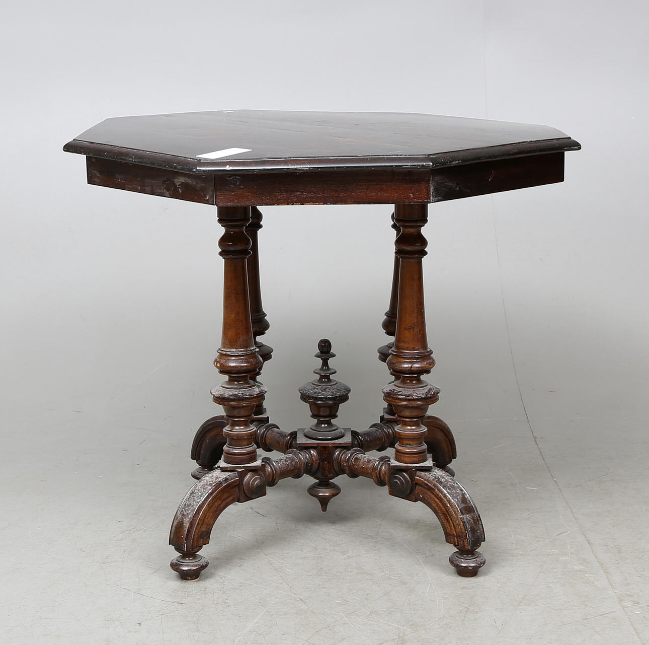 BORD, nyrennässans, sent 1800-tal.