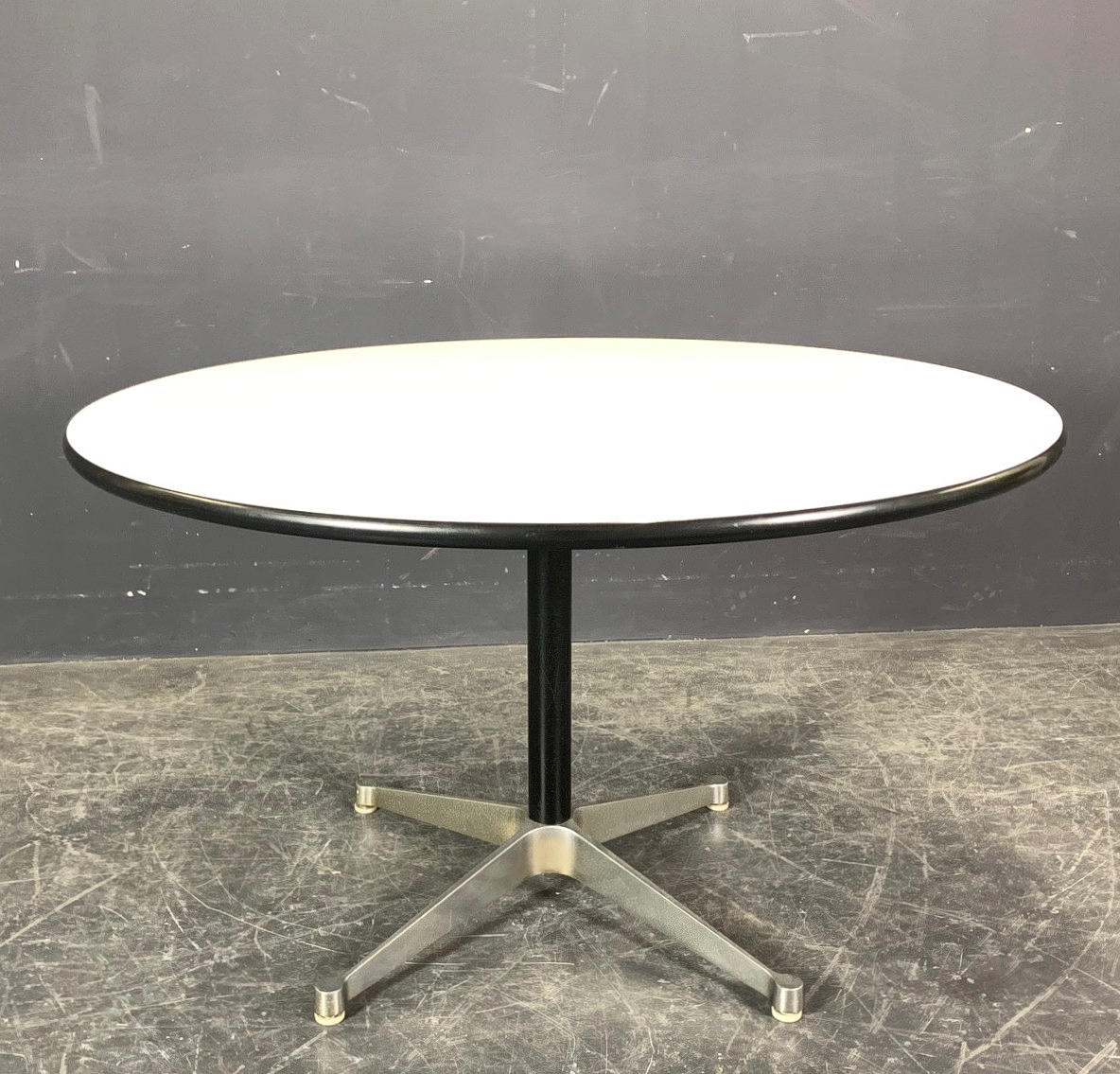 CHARLES & RAY EAMES. SPISEBORD/ KONFERENCEBORD VITRA.