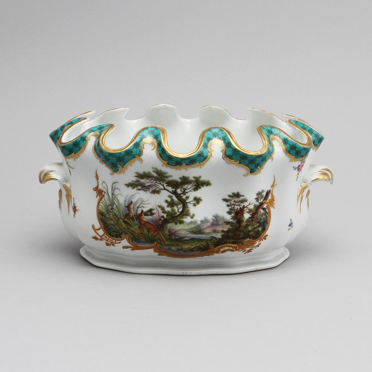 GLASSKÖLJARE, porslin, sannolikt Tyskland, 1900-talets början.