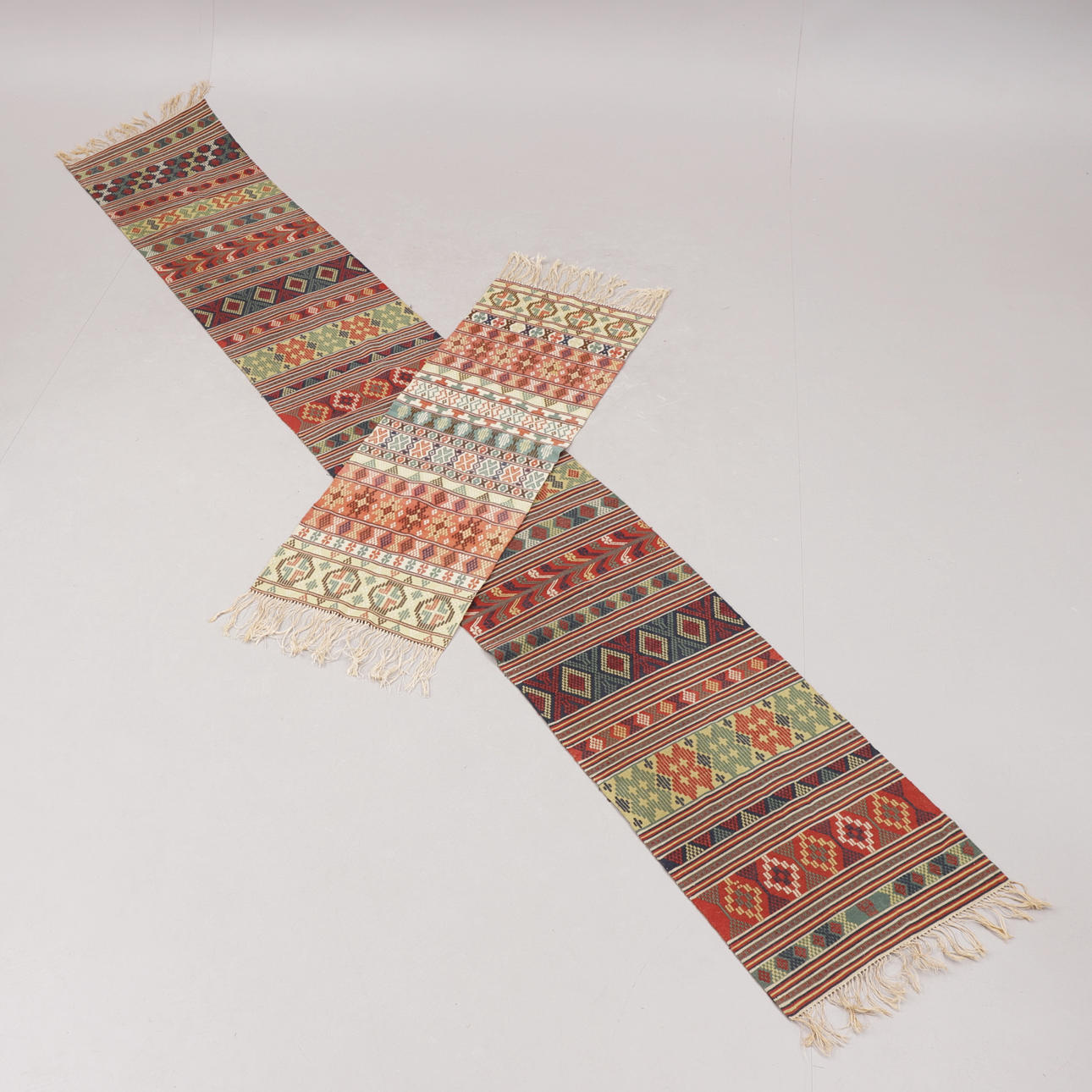 RUNNER, 2 stk, uldne stoffer, Skåne.