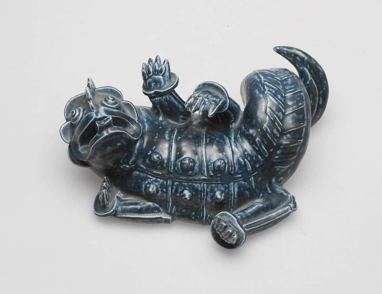 FIGURIN, stengods, drakmamma, Wilhelm Kåge, Gustavsberg, stämpelsignerad.