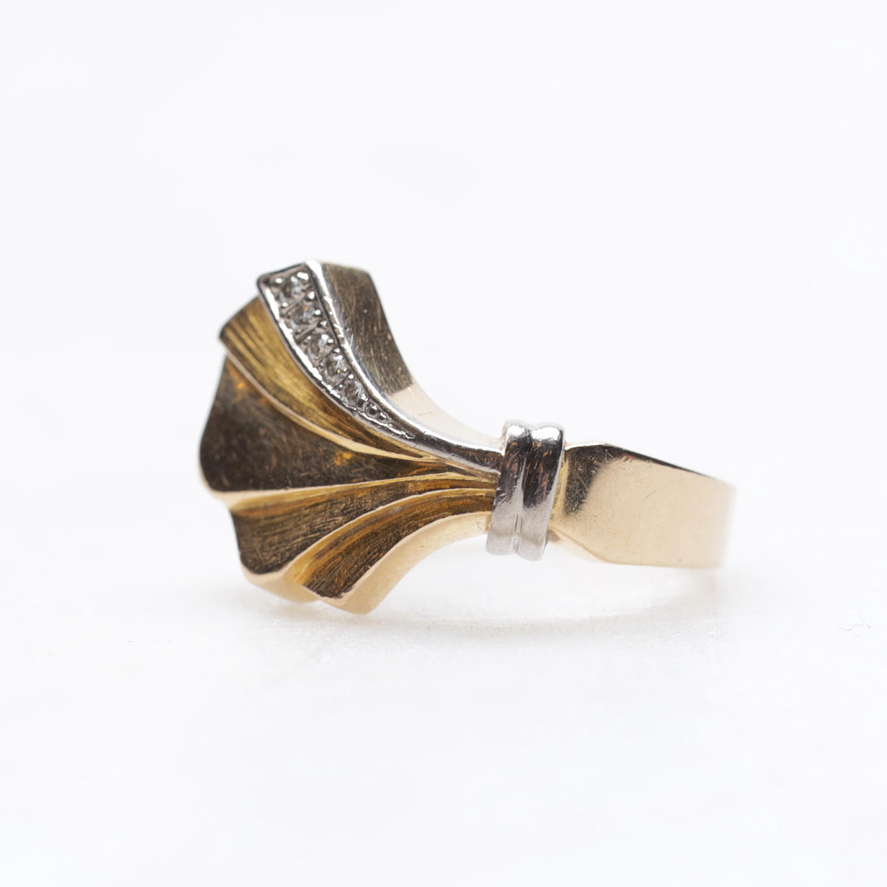 RING, 18k guld med stenar, vikt ca 9,7g, Te Boon.