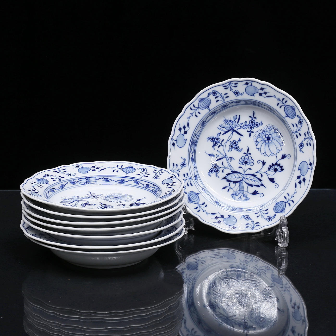 PLATES, deep, 8 pcs, porcelain, onion pattern, Meissen.