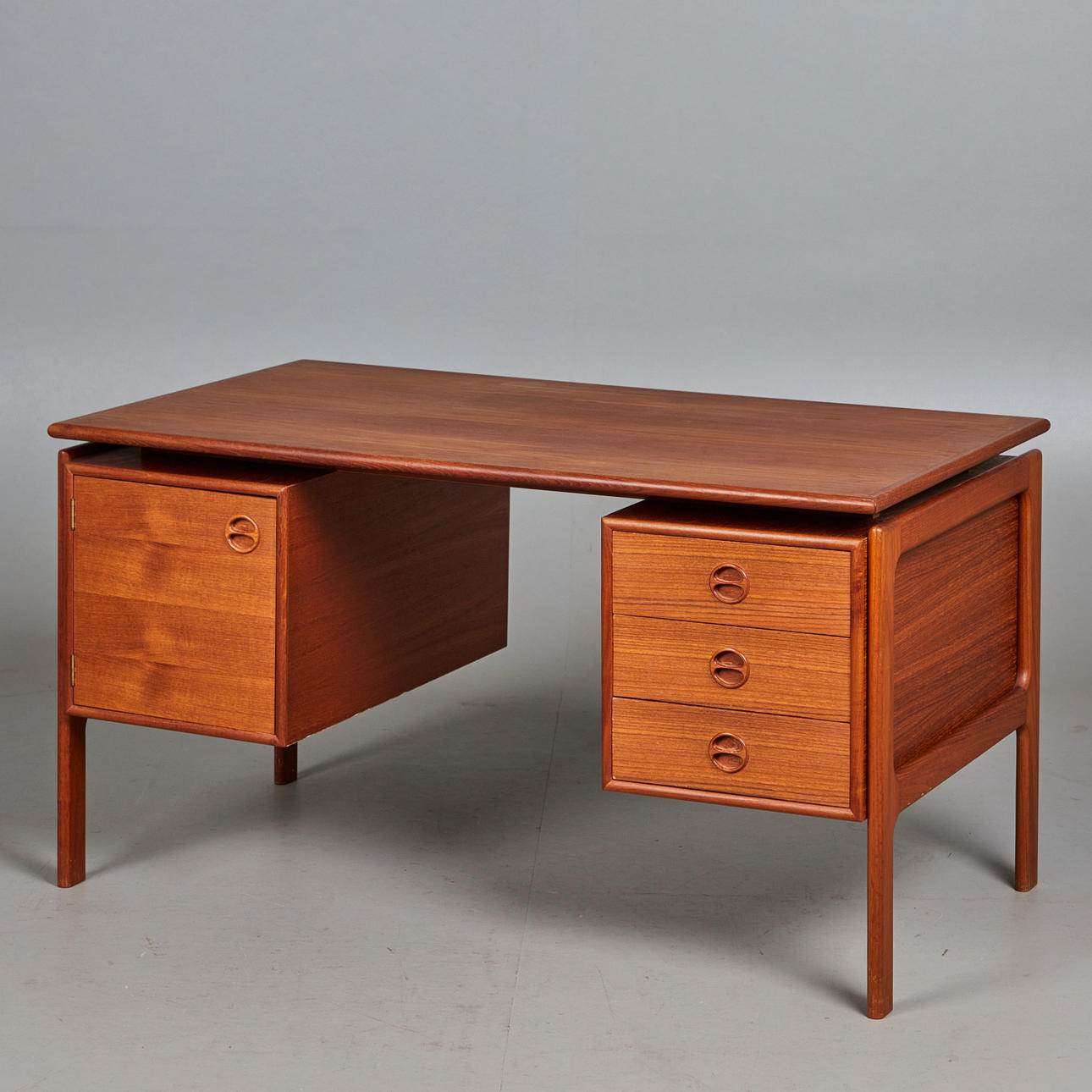 ARNE VODDER. GV Møbler, desk, teak, 1960s, Denmark.