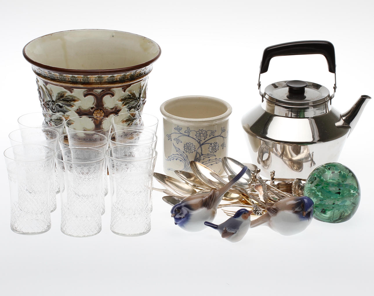 PARTI DIVERSE, nysilverföremål, keramikföremål, silversked mm, bl.a. Rörstrand, Bing&Gröndahl m.fl.