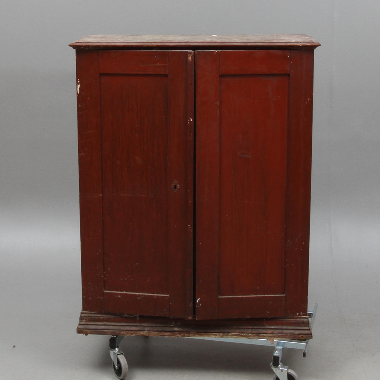 SKÅPSÖVERDEL, allmoge, 1800-tal.