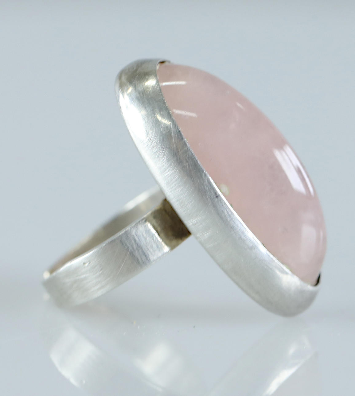 RING, Silber 830, mit rosa Stein.