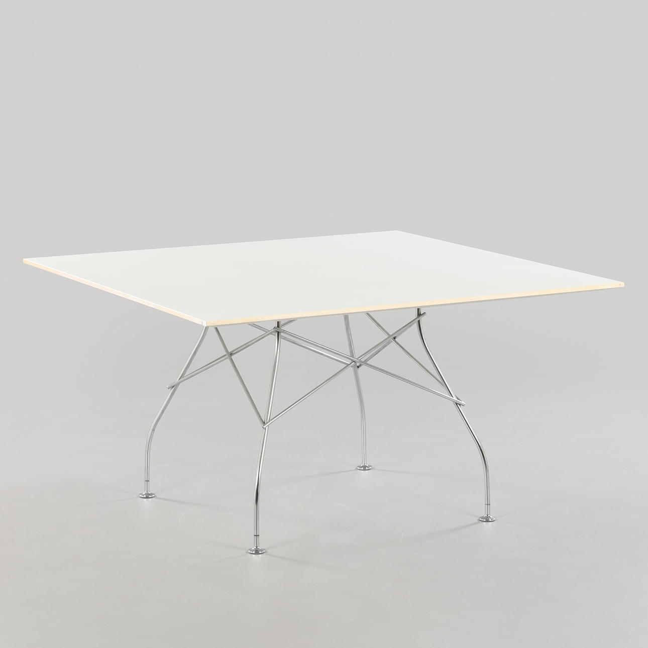 MESA KARTELL, MESA CUADRADA BRILLO.