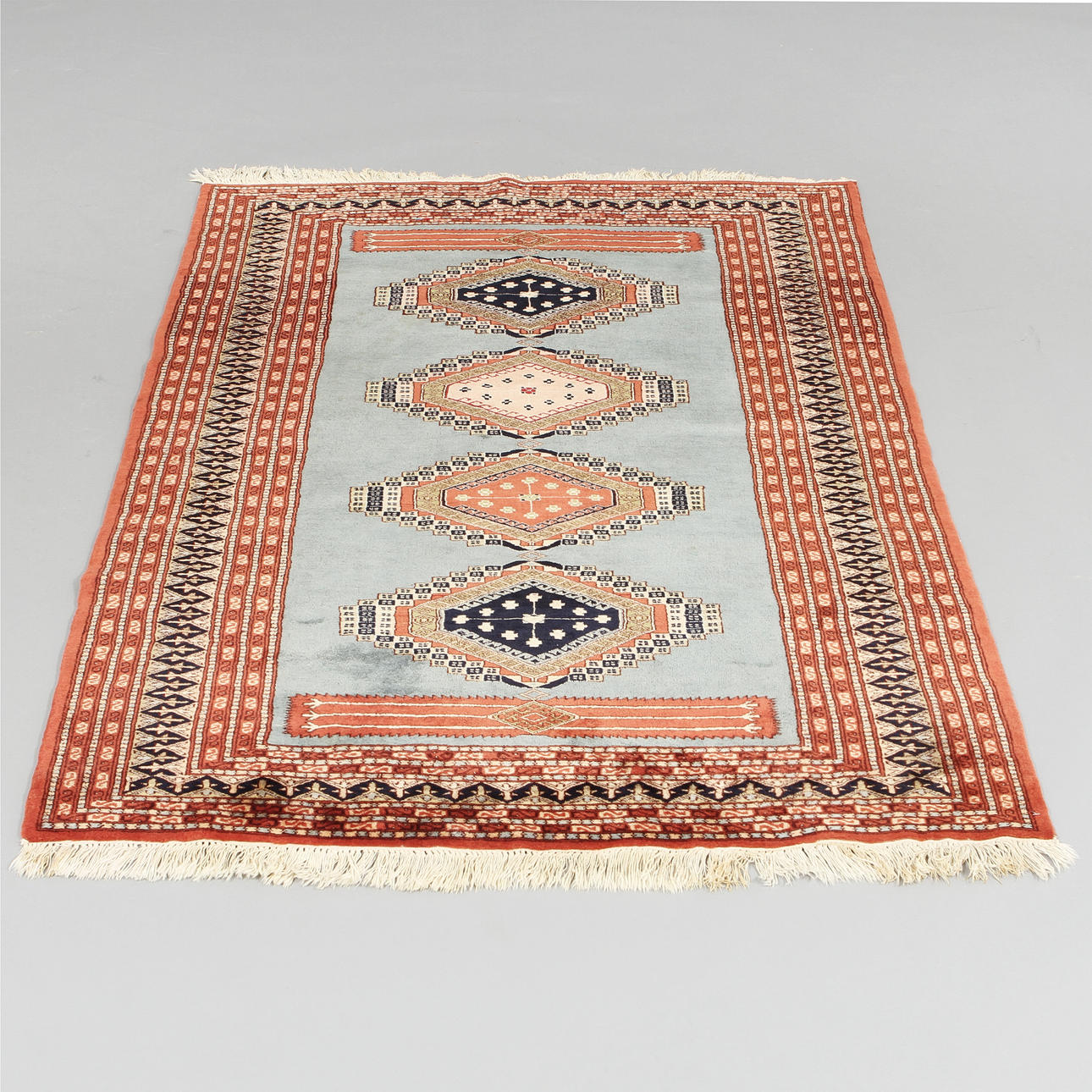 ORIENTALISK MATTA, 180 x 128 cm.