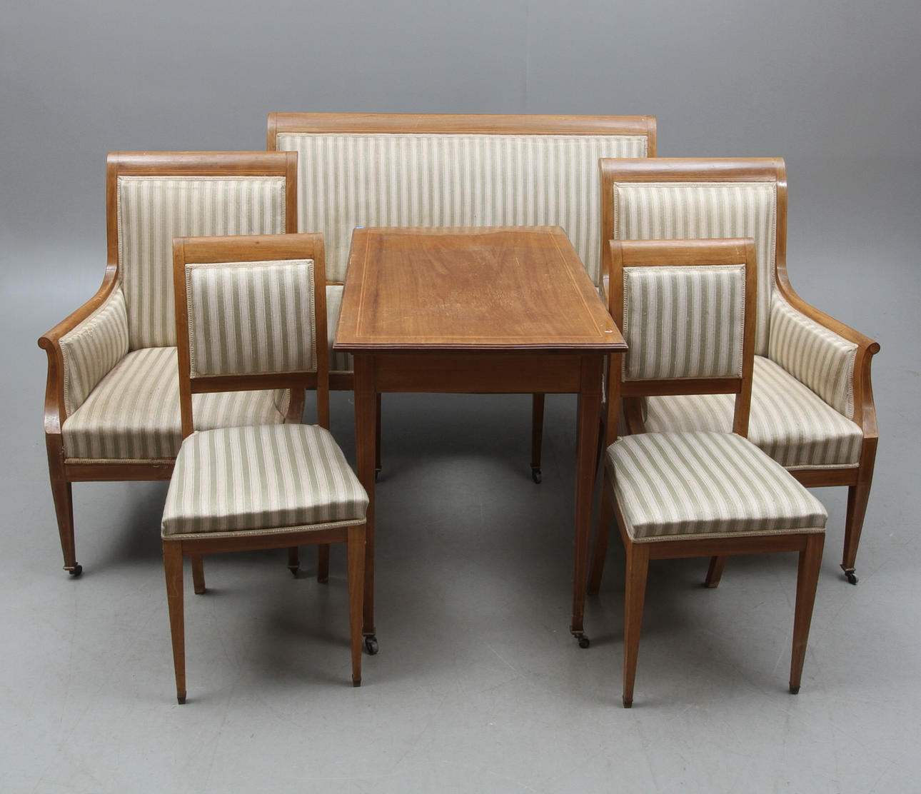 SALONGSGRUPP, 6 delar, gustaviansk stil, 1900-talets första hälft.