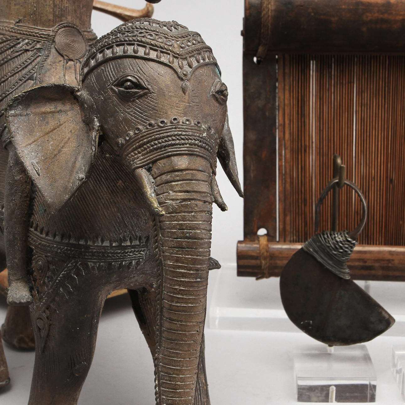 ORIENTALISKA FÖREMÅL, 5 st, 1800/1900-tal.