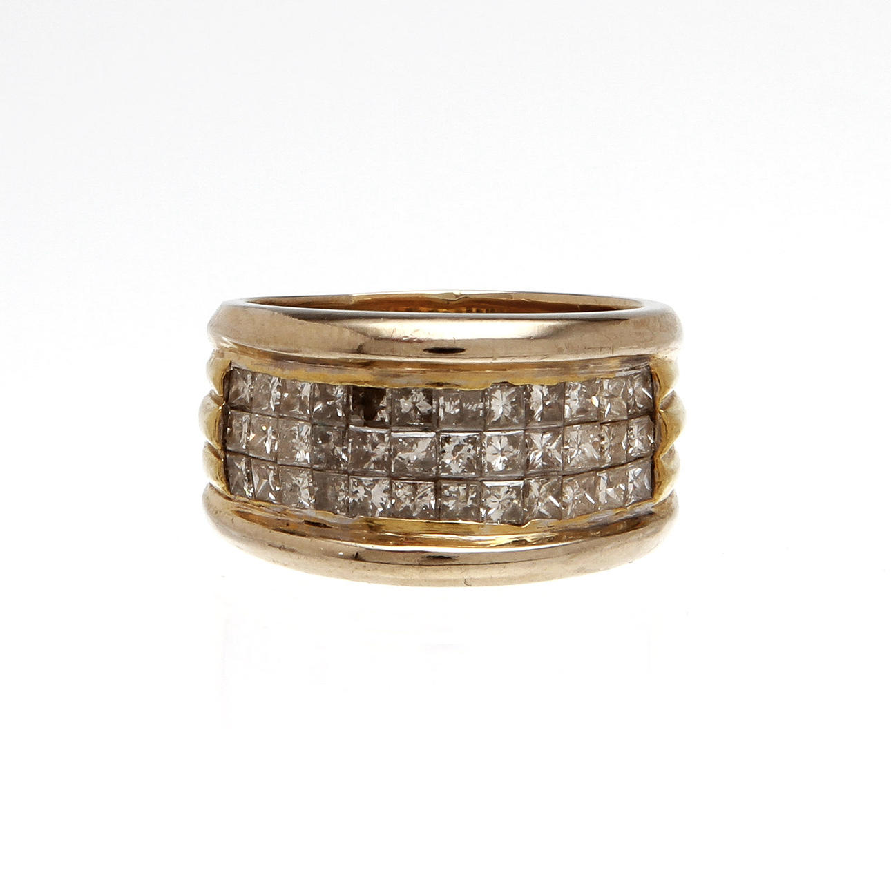 RING, 18K röd samt vitguld med diamanter, totalt ca 1,75ct. Vikt 14,4g.