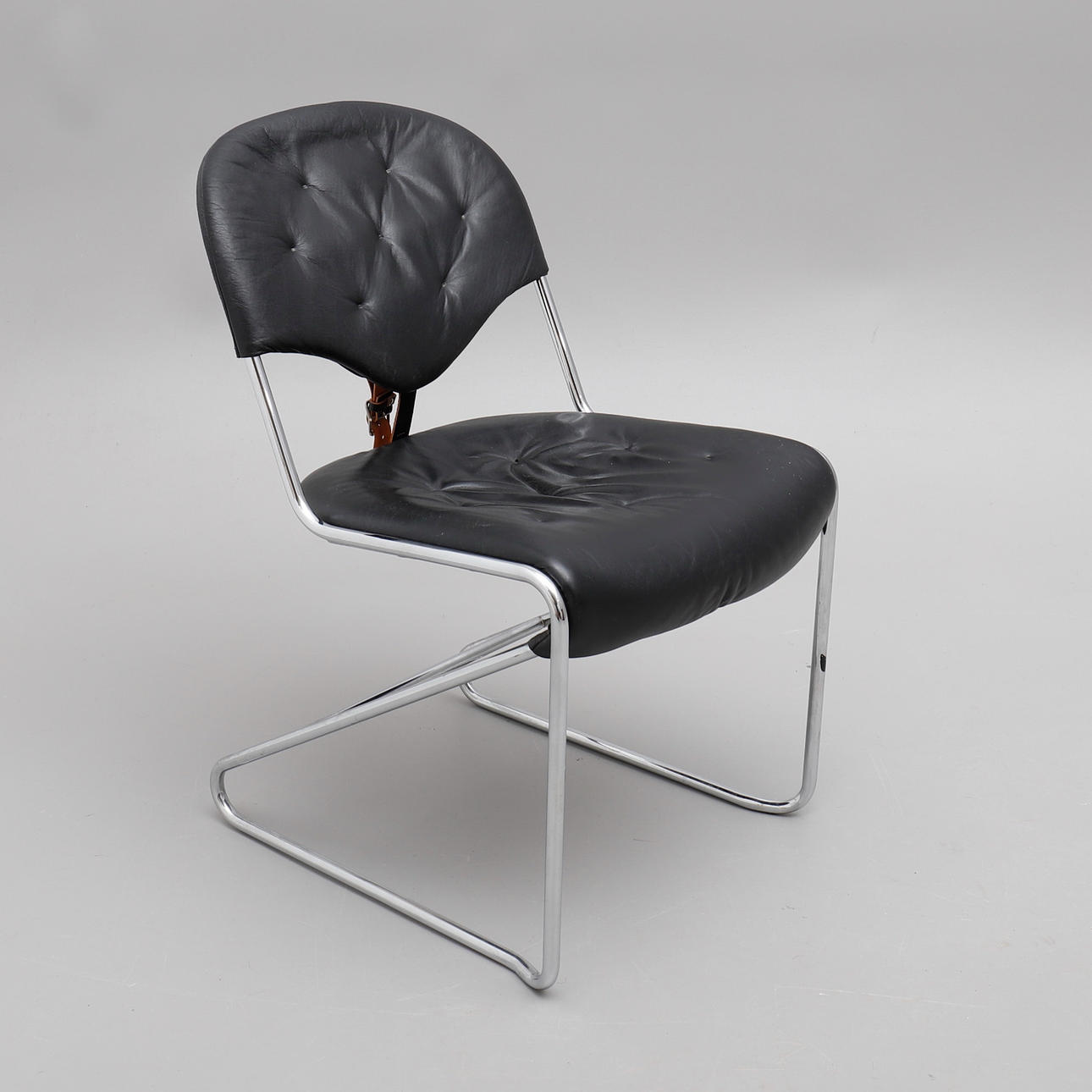 SAM LARSSON. "SAM", STOL, DUX.