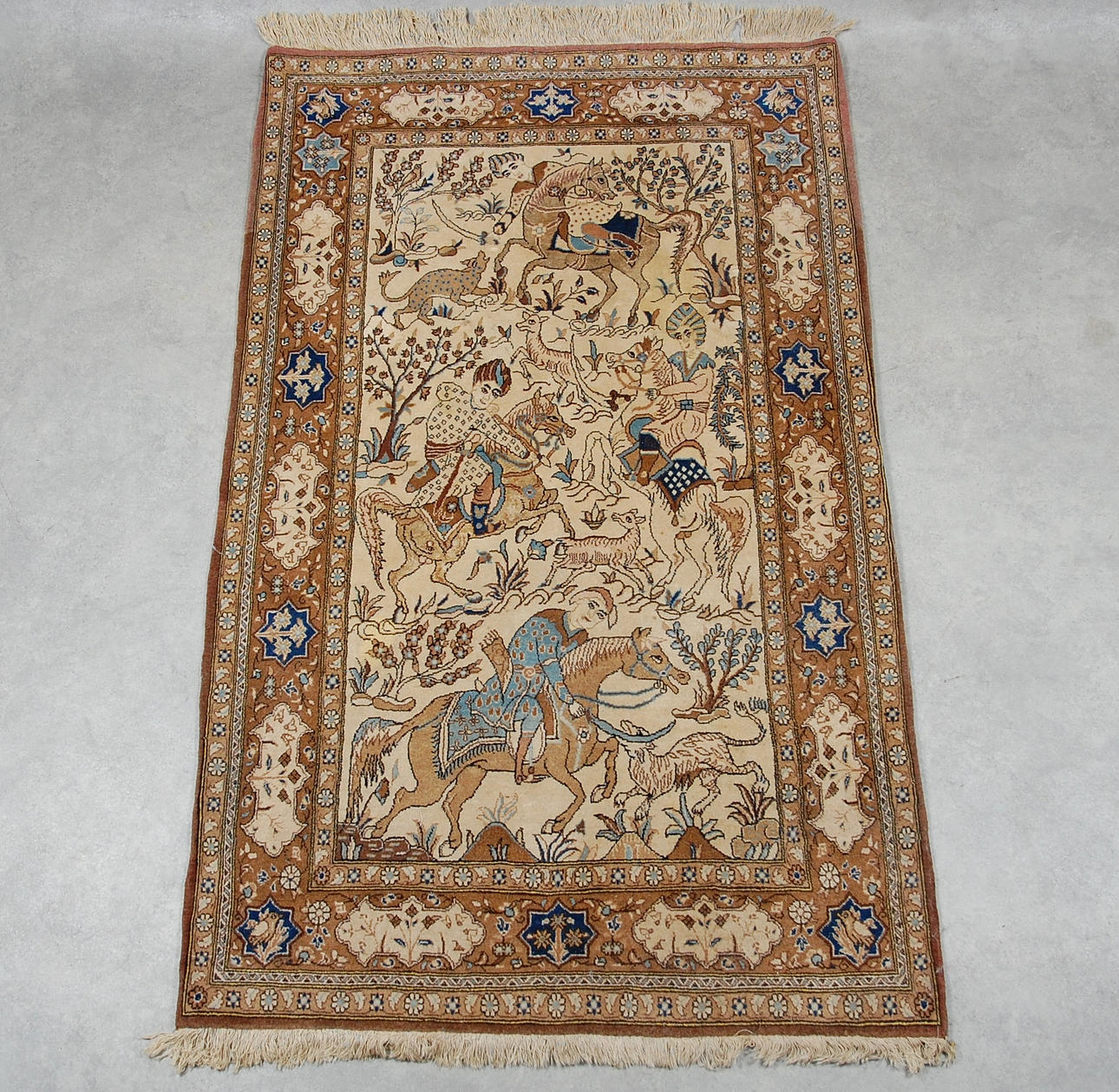 MATTA, figural, handknuten, Persien, 180 x 108 cm.