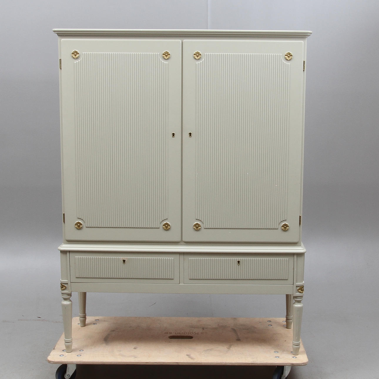 SKÅP, gustaviansk stil, 1900-tal.