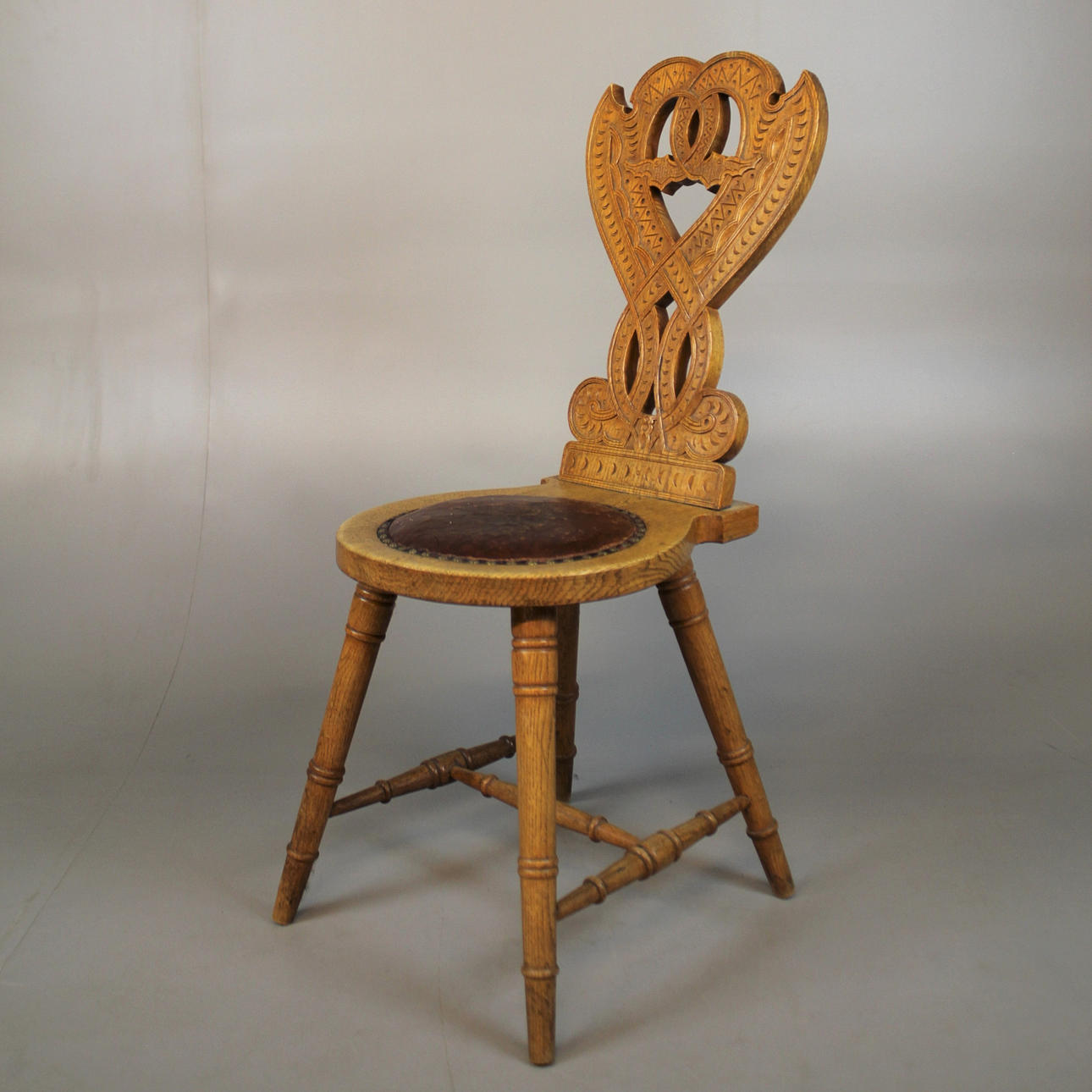 Stuhl Altnordischer Stil.