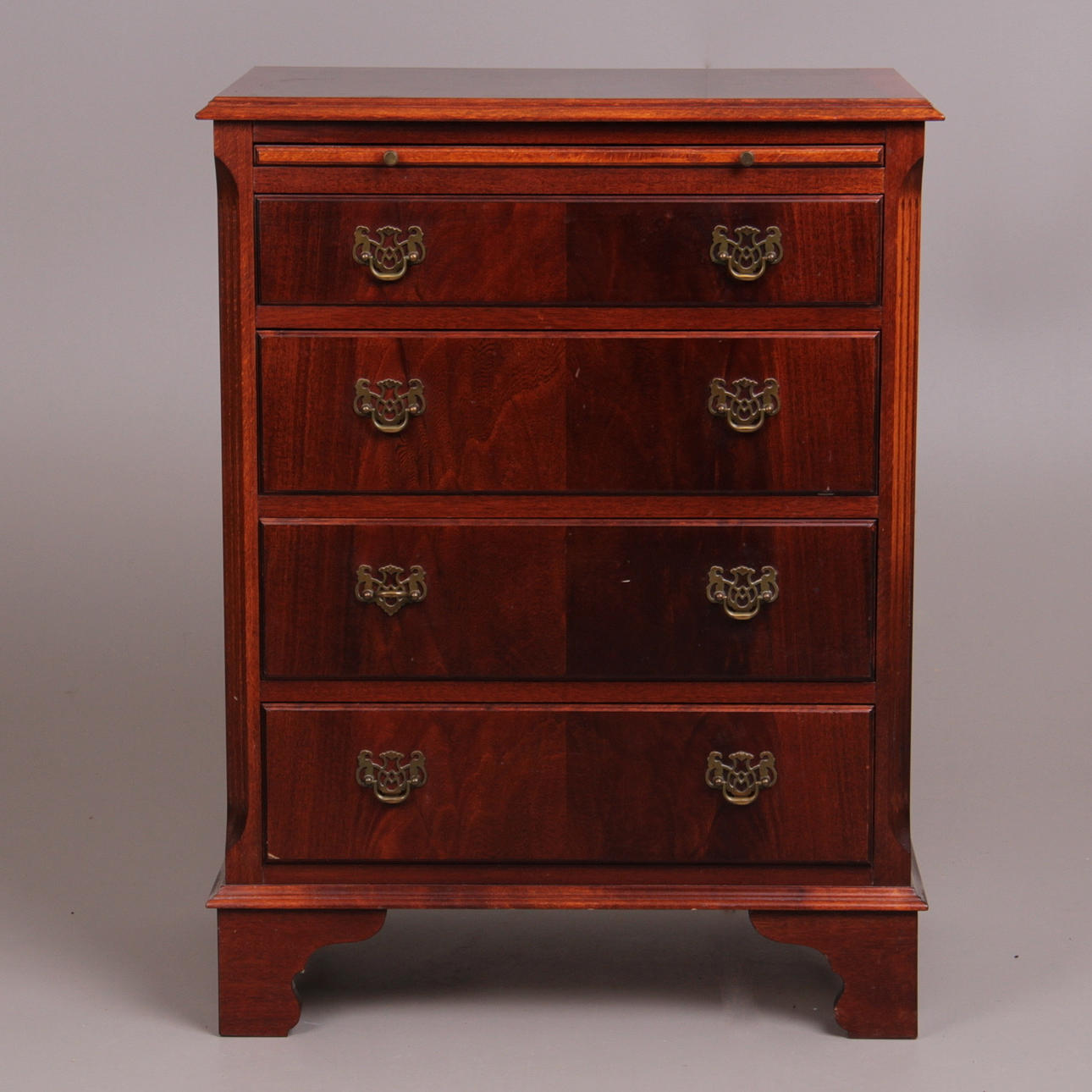 BYRÅ, med skrivskiva, engelsk stil, 1900-tal.