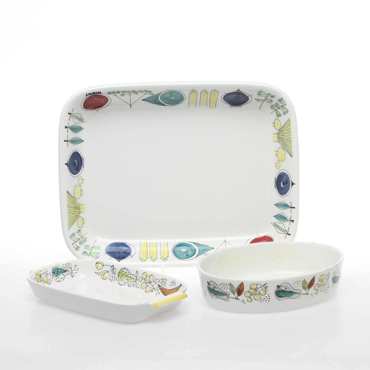 FORMAR, 3 st, keramik, "Picknick", Marianne Westman, Gustavsberg samt "Granada", Rörstrand, omkring 1900-talets mitt.