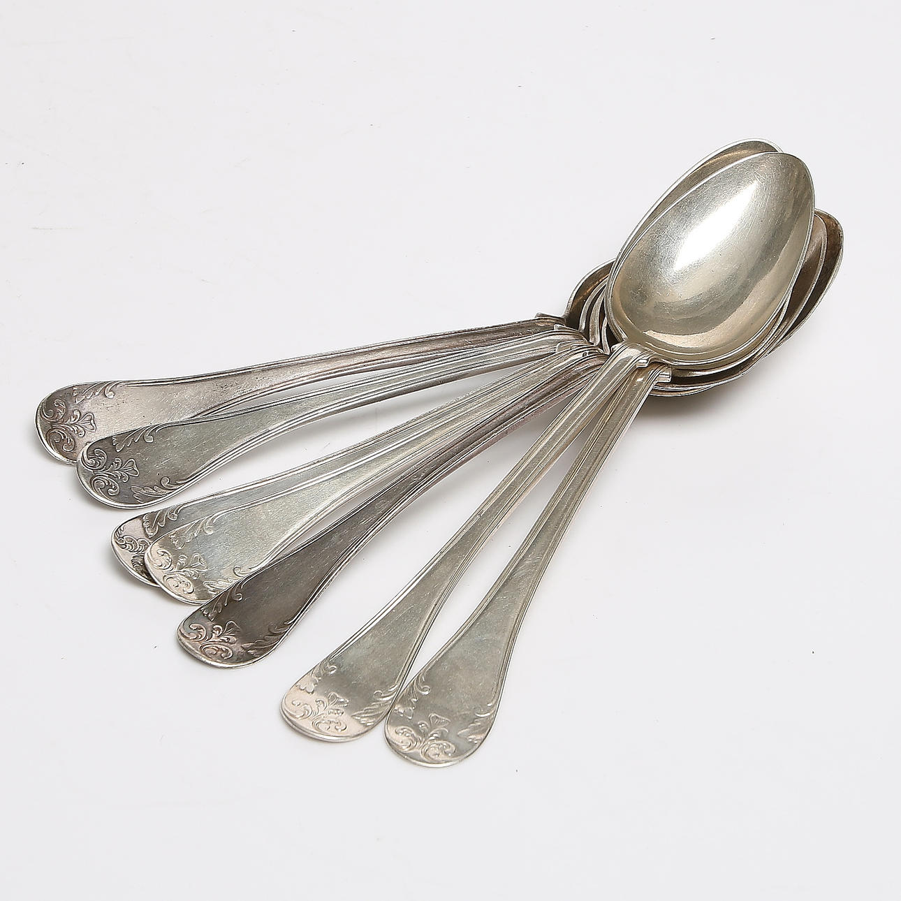 SKEDAR, 7 st, silver, L. Sundström och Anna Eriksson, Östersund. 1800-talets mitt. Vikt 422 gram.