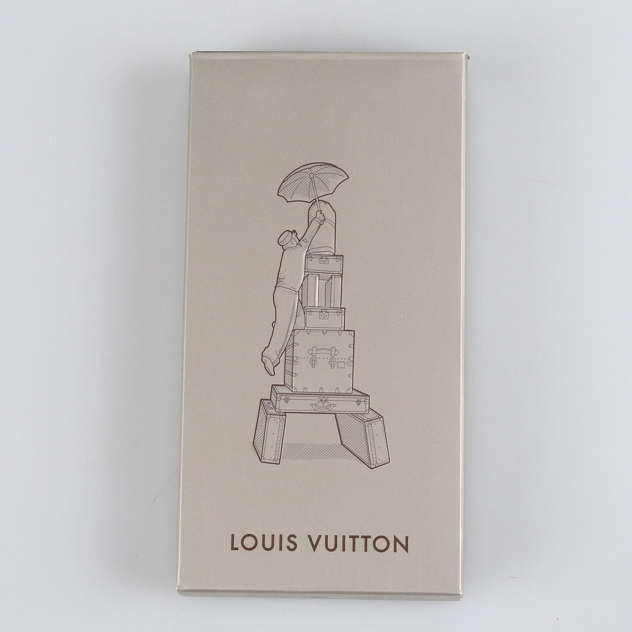 CINEMA, Tour Eiffel, Louis Vuitton.