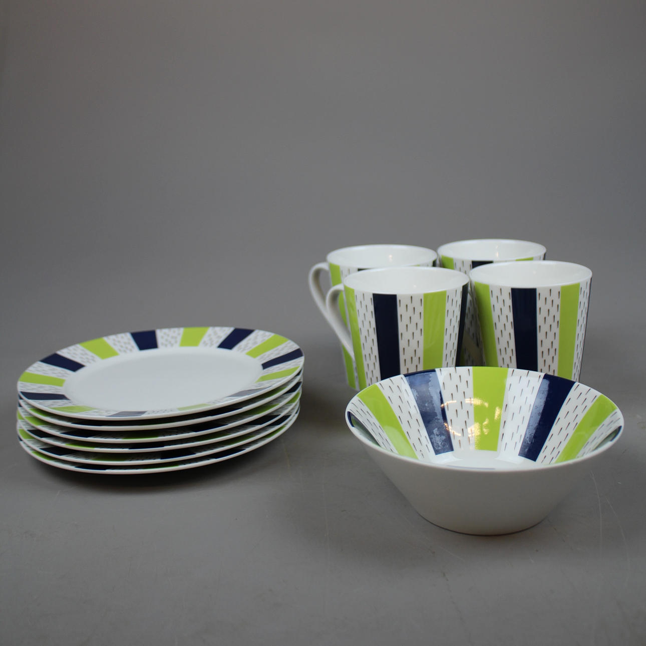 SERVIS 11 delar modern design efter mönster av Stig Lindberg.