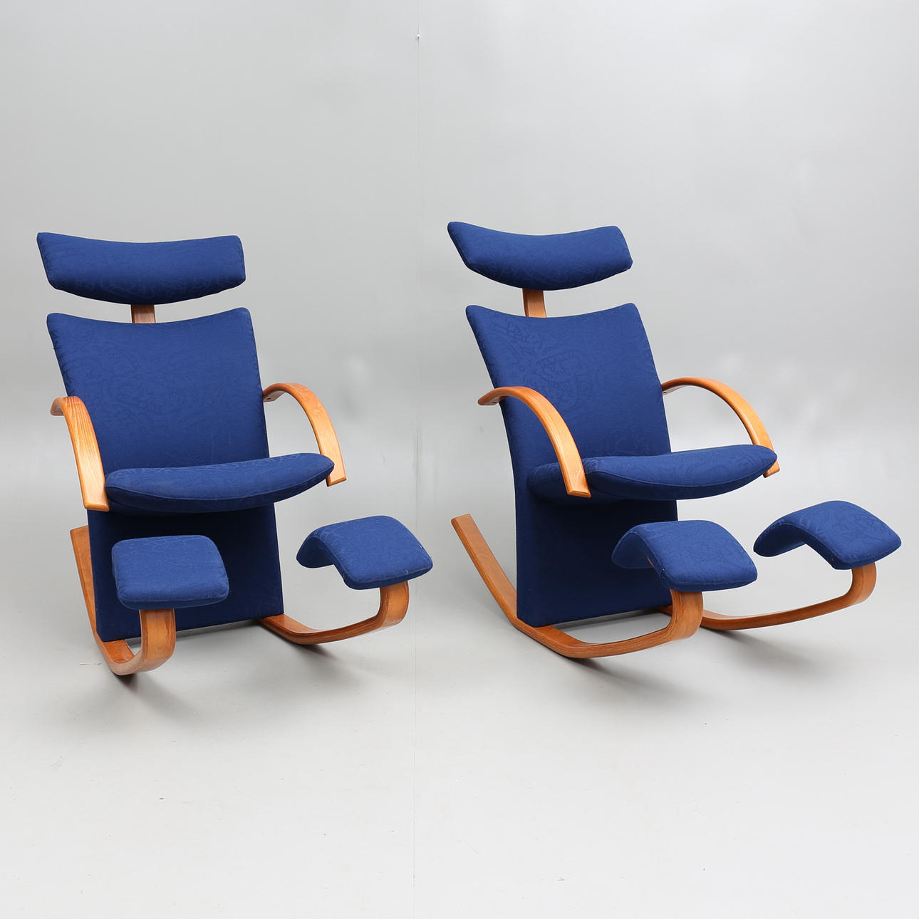 VILFÅTÖLJER, ett par, Peter Opsvik, Stokke, 1900-talets sista kvartal.