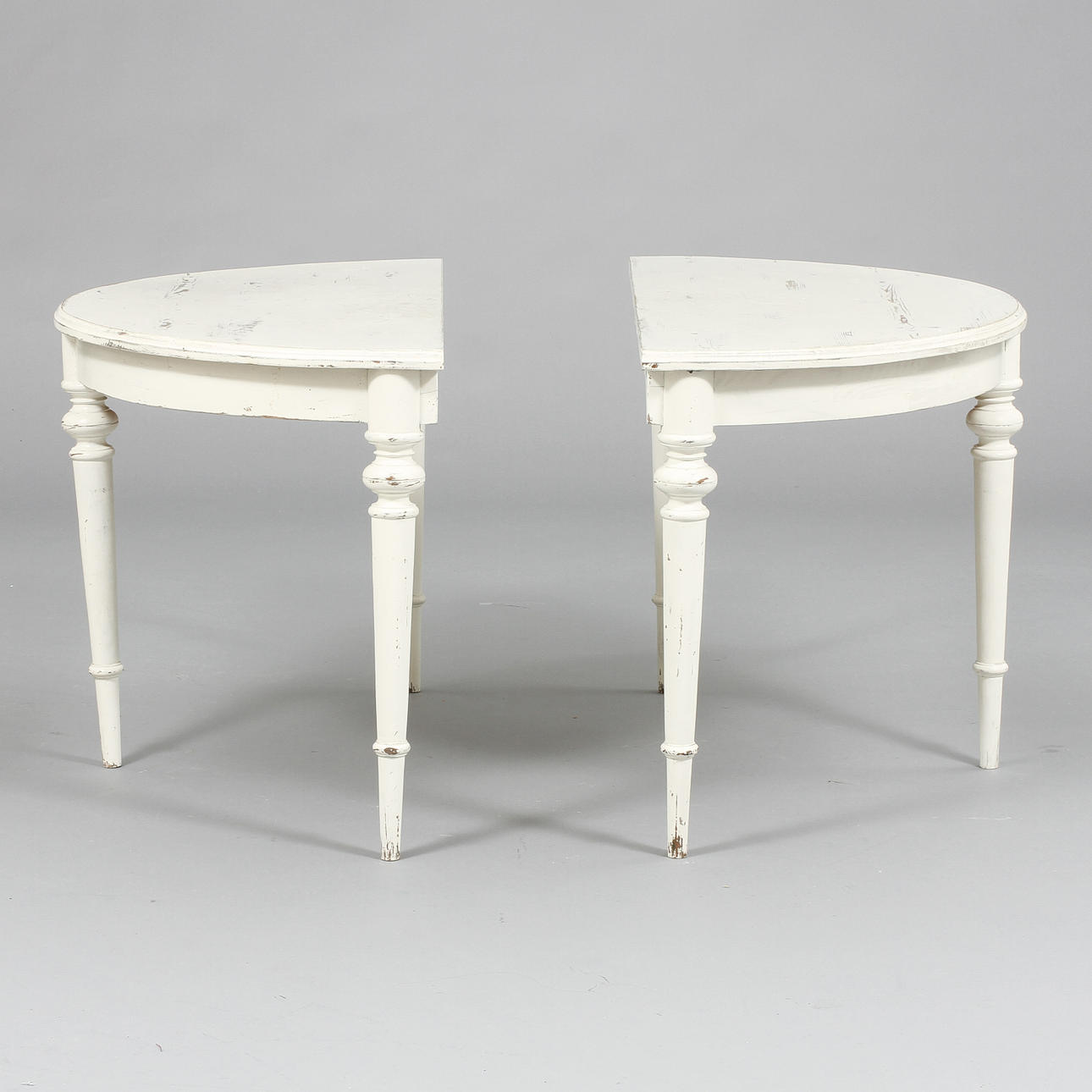 HALVMÅNEBORD, 1800-talets senare hälft.