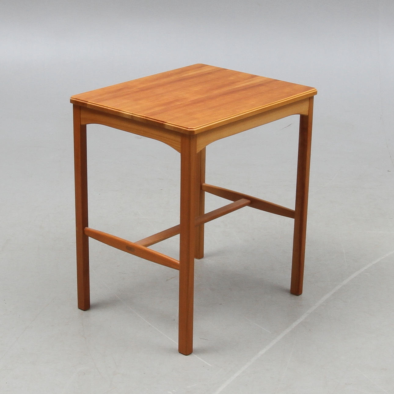 LAMPBORD, design Carl Malmten, Carl Löfving & Söner, Tibro.