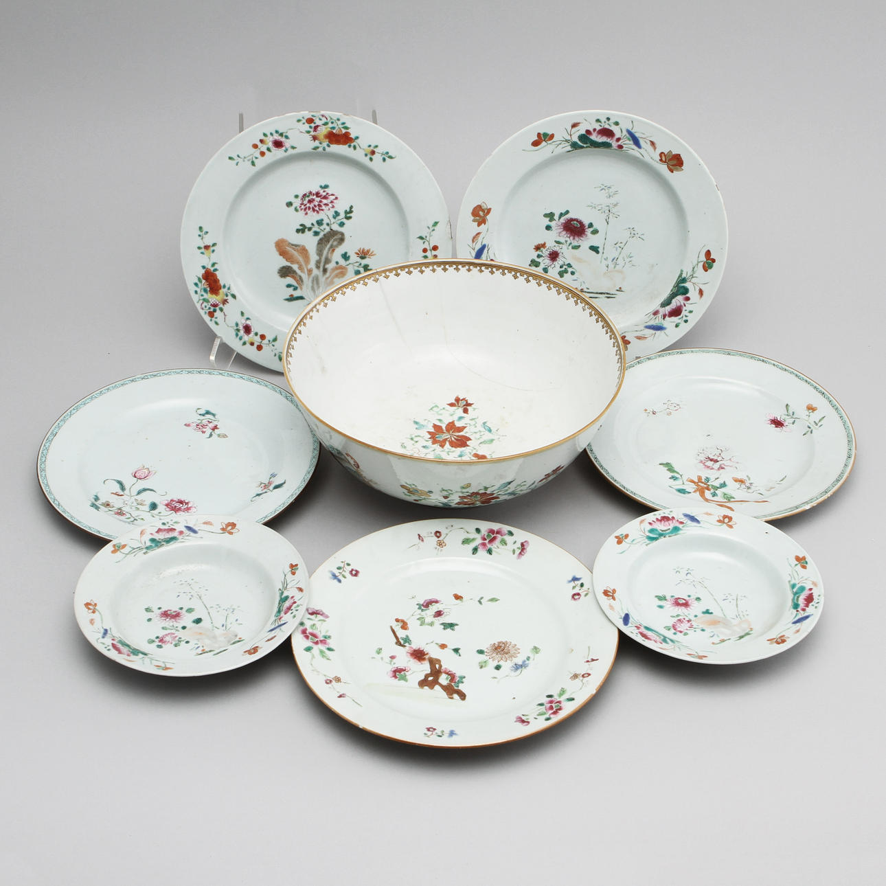 ORIENTALISK KERAMIK, 8 delar, Kina, 1700-tal.