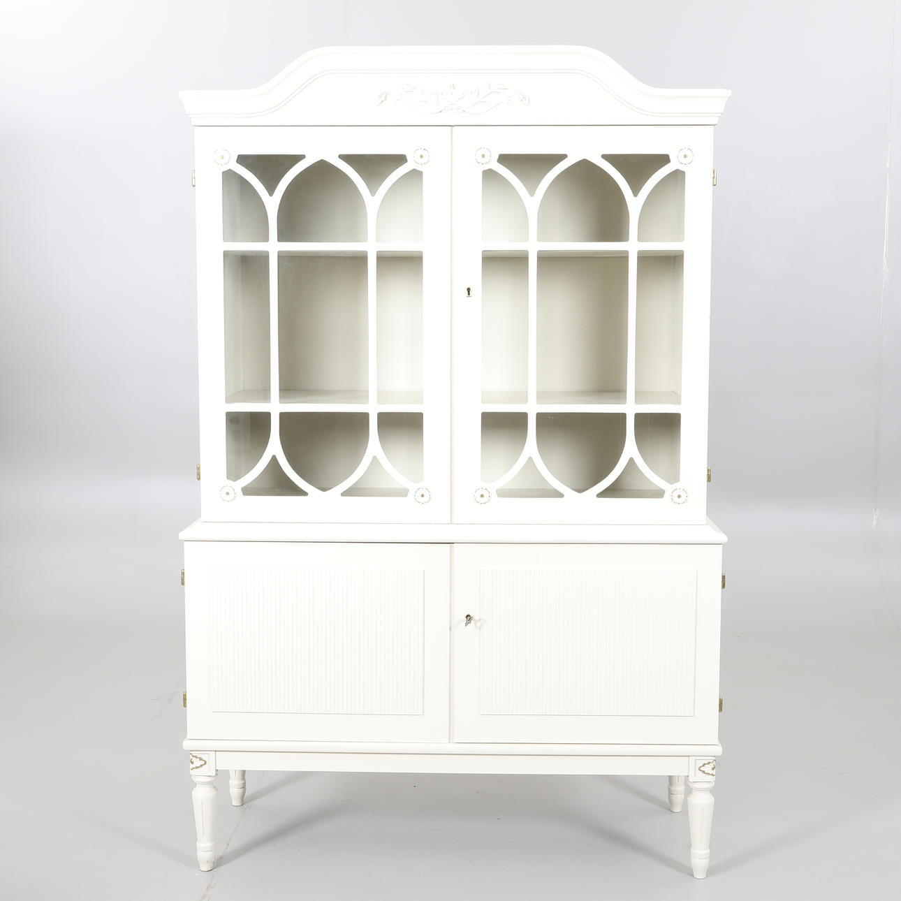 SKAB med vitrine, gustaviansk stil.