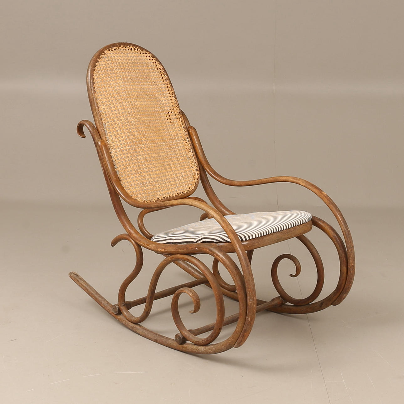 GUNGSTOL, Thonet-modell, 1900-tal.
