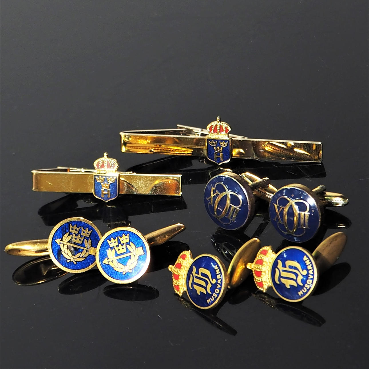 MANSCHETTKNAPPAR OCH SLIPSNÅLAR, till militär uniform.