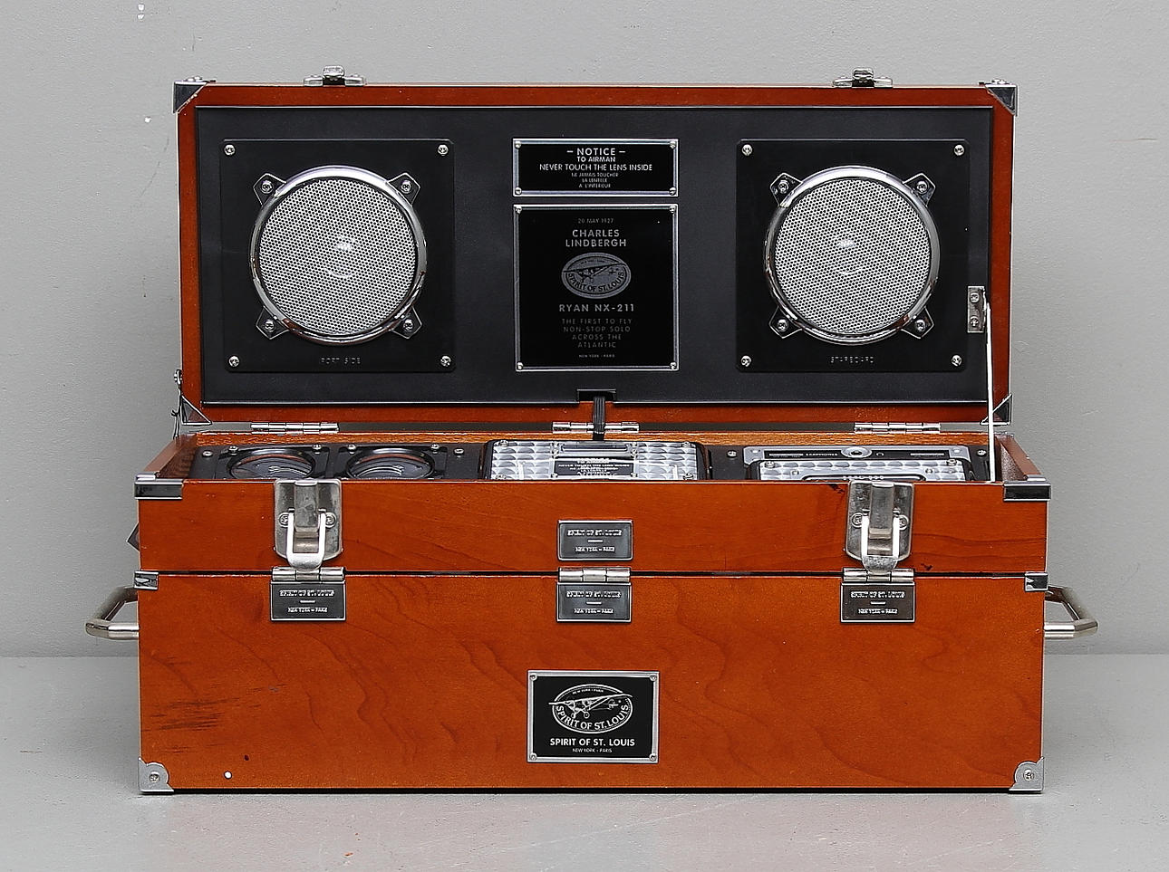 CD-SPELARE med RADIO, "Spirit of St Louis", 1900/2000-tal.