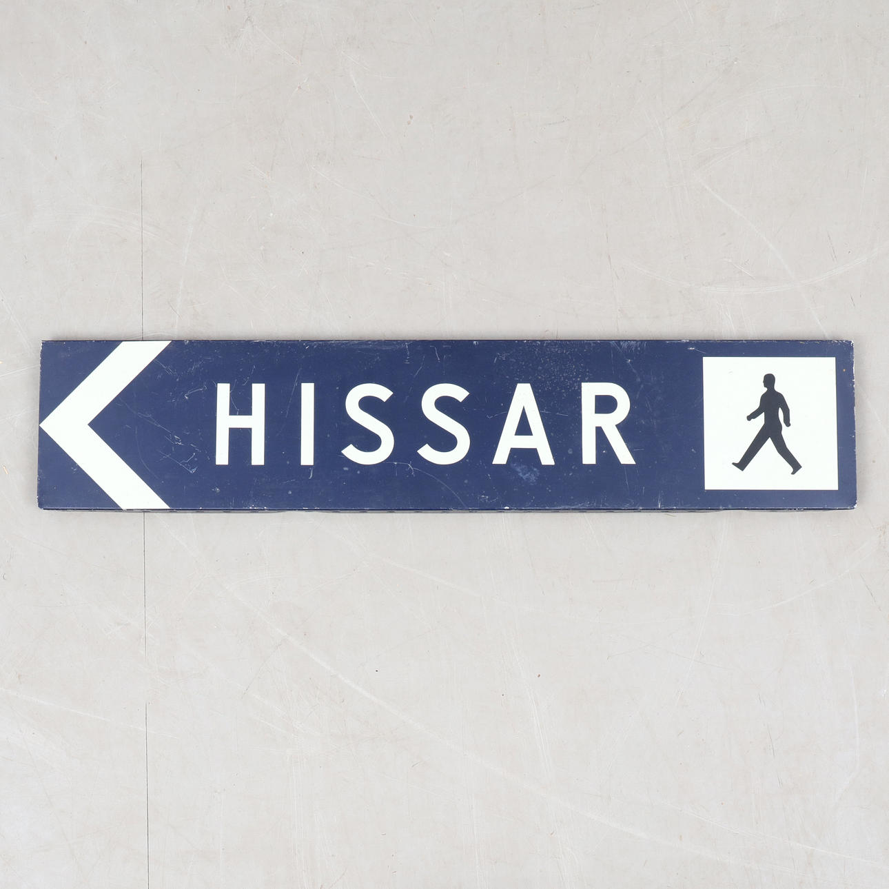 HÄNVISNINGSSKYLT HISSAR, samtida.