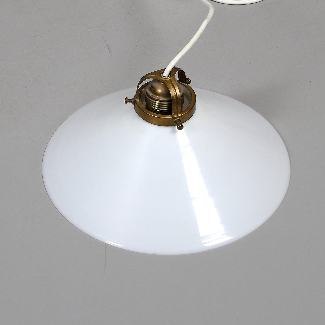 SKOMAGERLAMPE, glas, 1900-tallet.