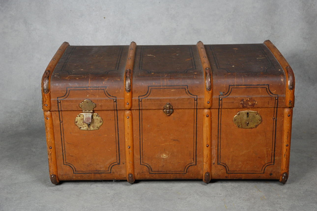 KOFFERT , 1900-talets början.