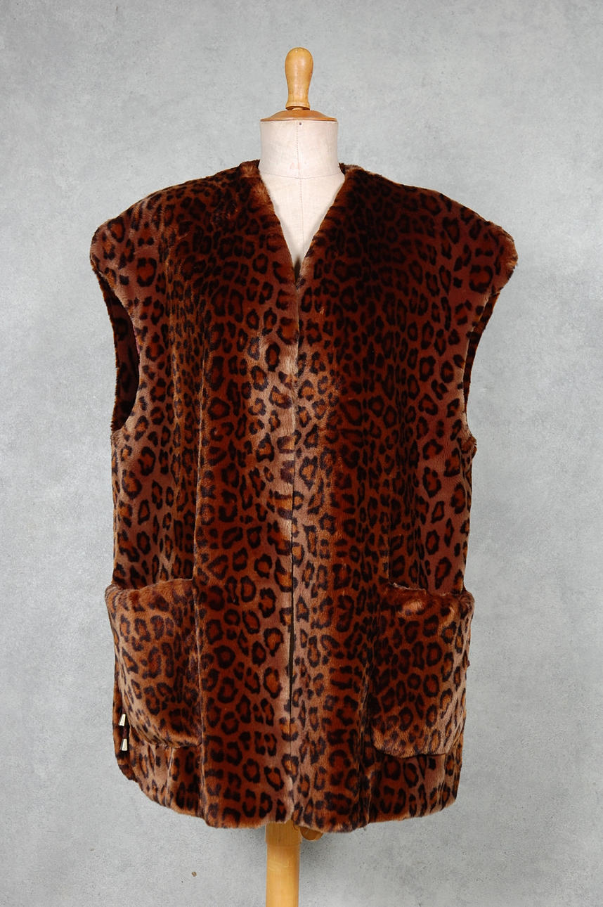PÄLSVÄST, leopardmönstrad, konstpäls.