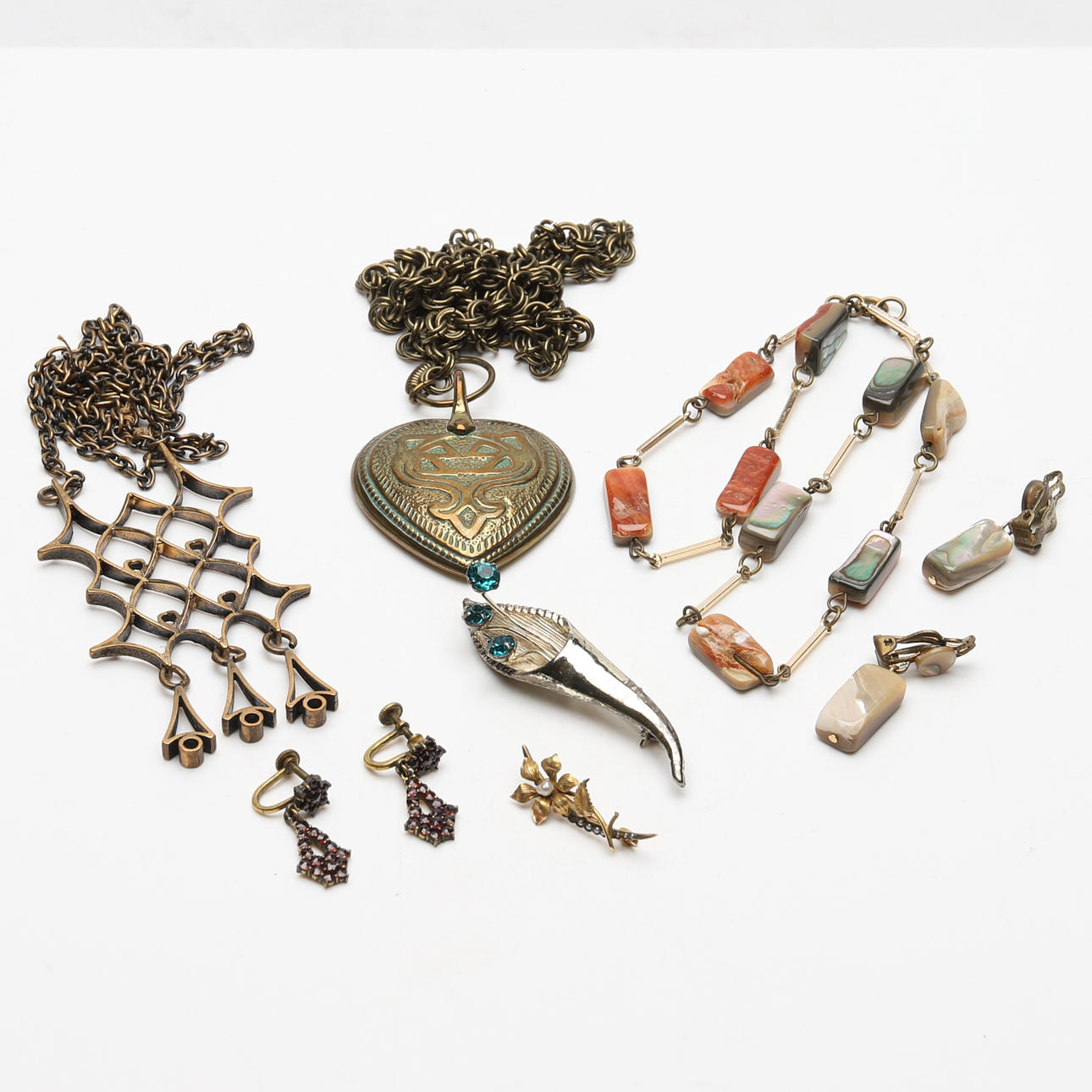 SMYCKEN, silver, brons, bl.a. Kalevala.