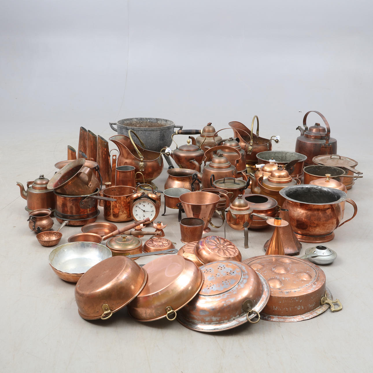 UTENSILIOS, cobre, aproximadamente 50 piezas.