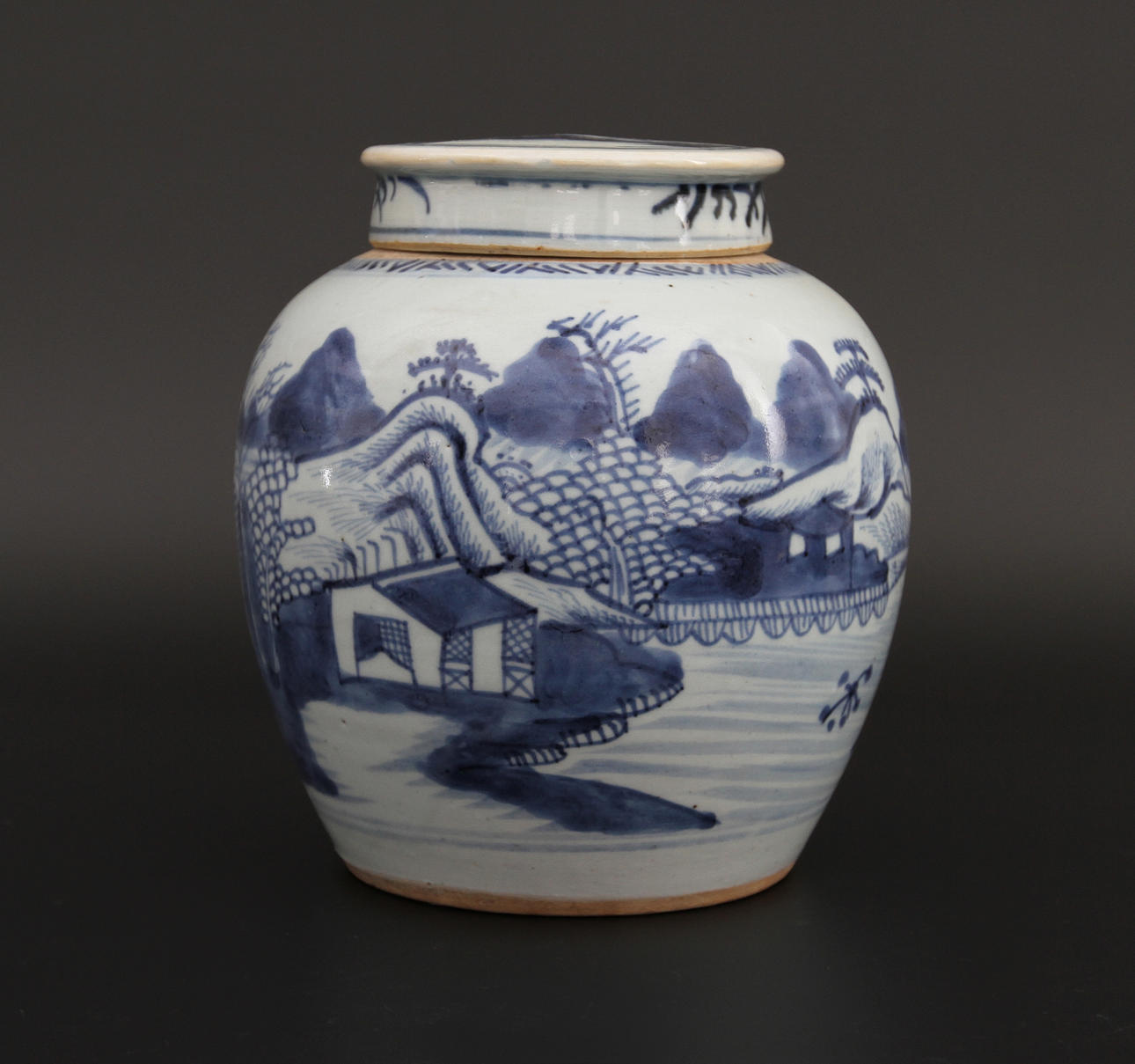 BOJAN med lock. Blåvit dekor. Kina, 1800-talets början.