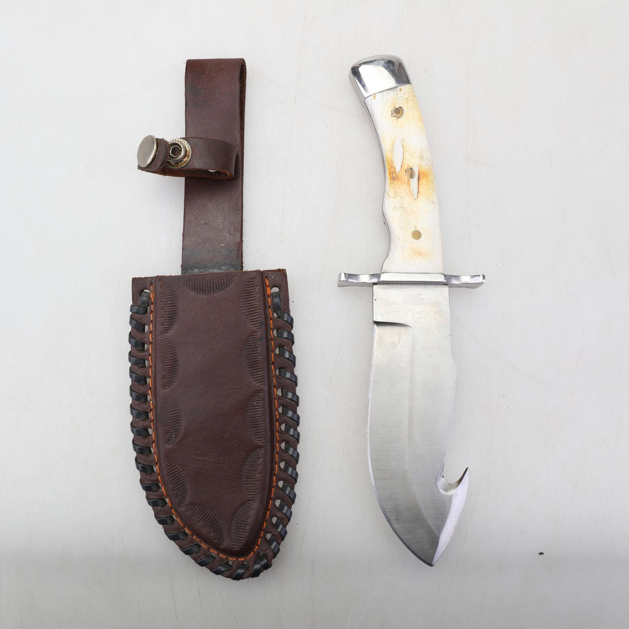HUNTING KNIFE, with Belly Opener.