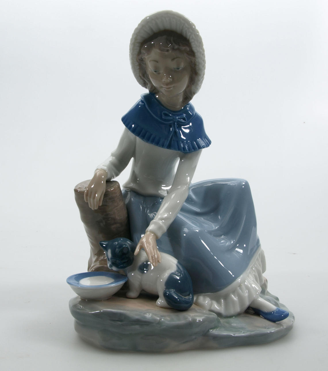 FIGURIN, porslin, Flicka med katt, Nao.