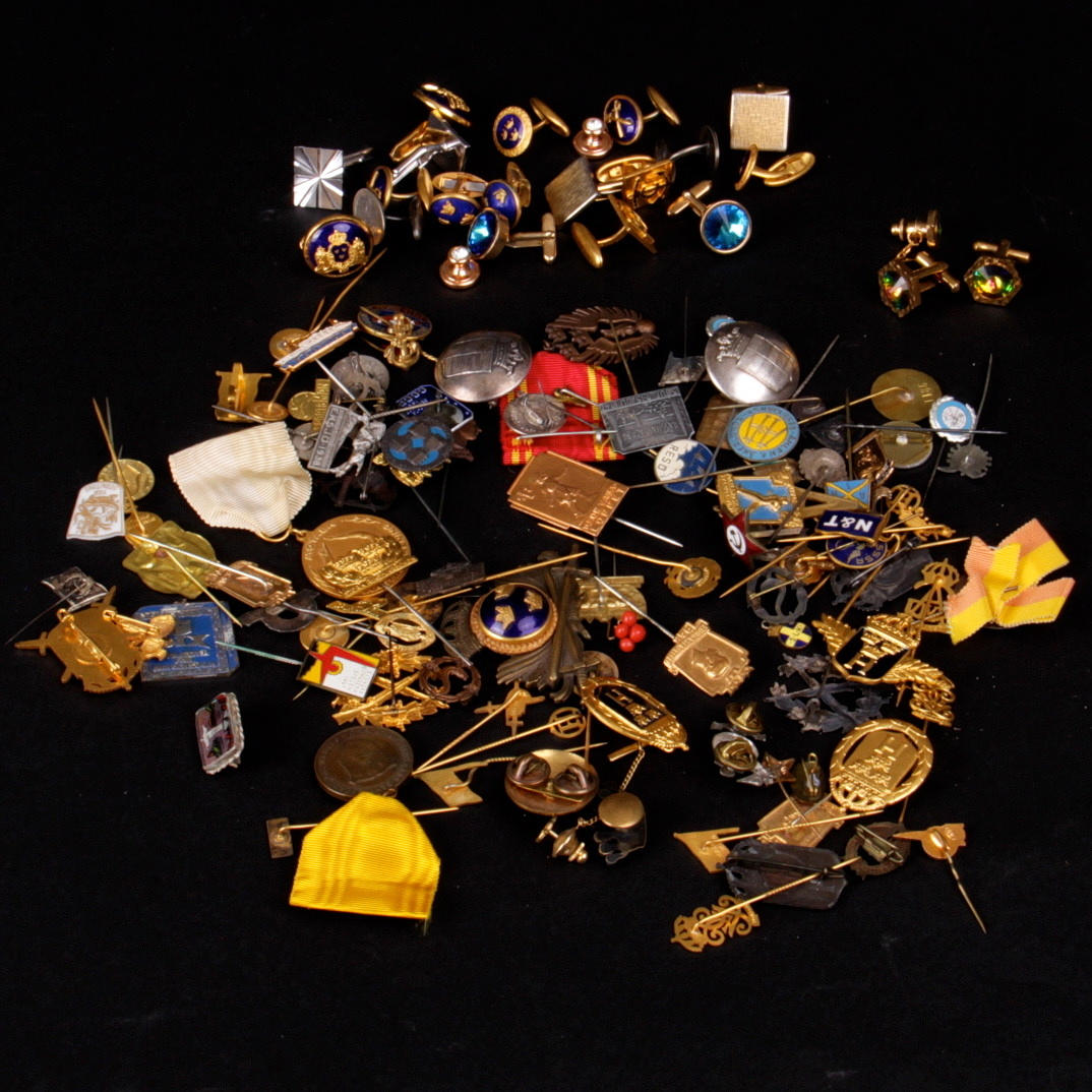 PARTI PINS, medaljer och manschettknappar, 1900-tal.