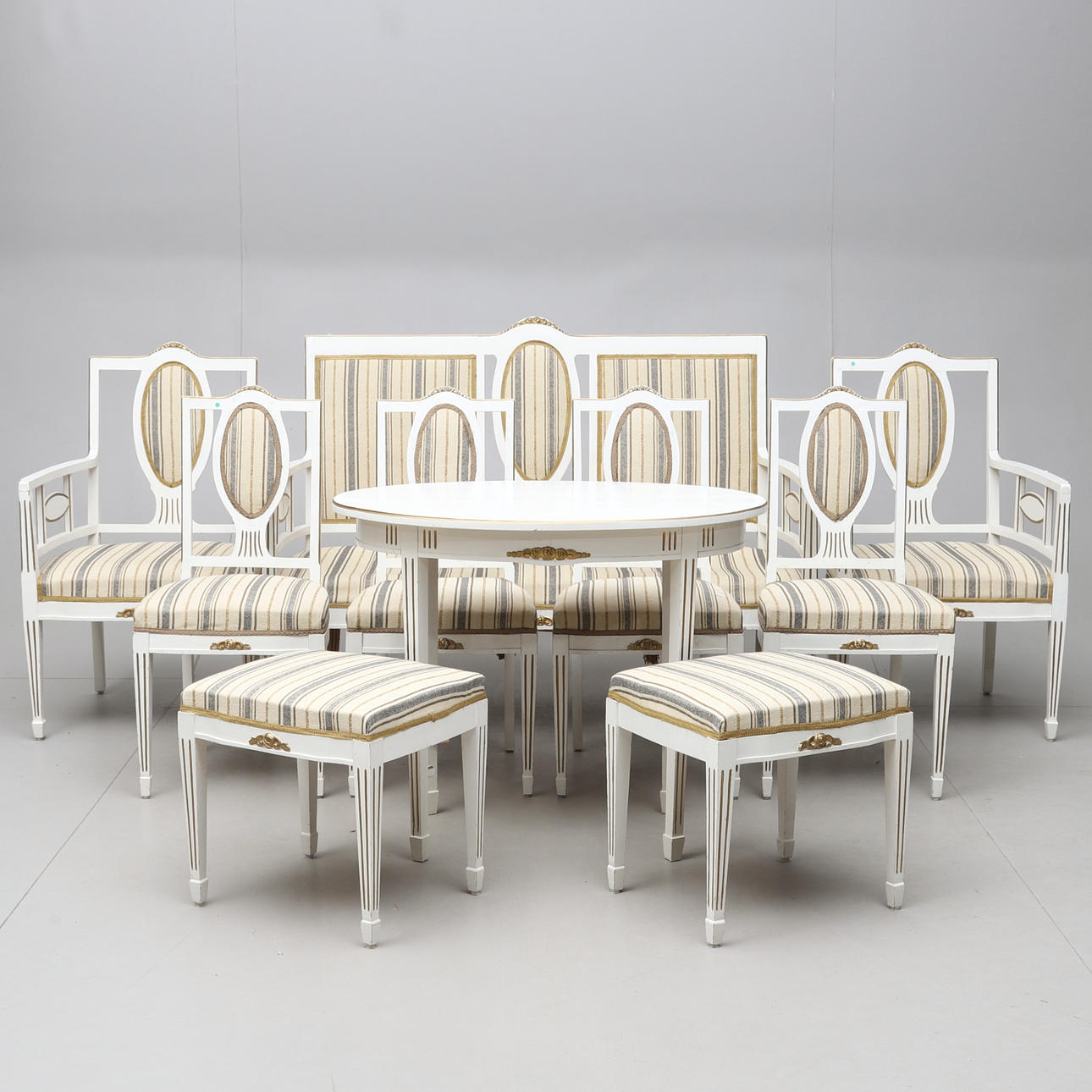 LOUNGE-MÖBEL/VERANDA-MÖBEL. um 1900.