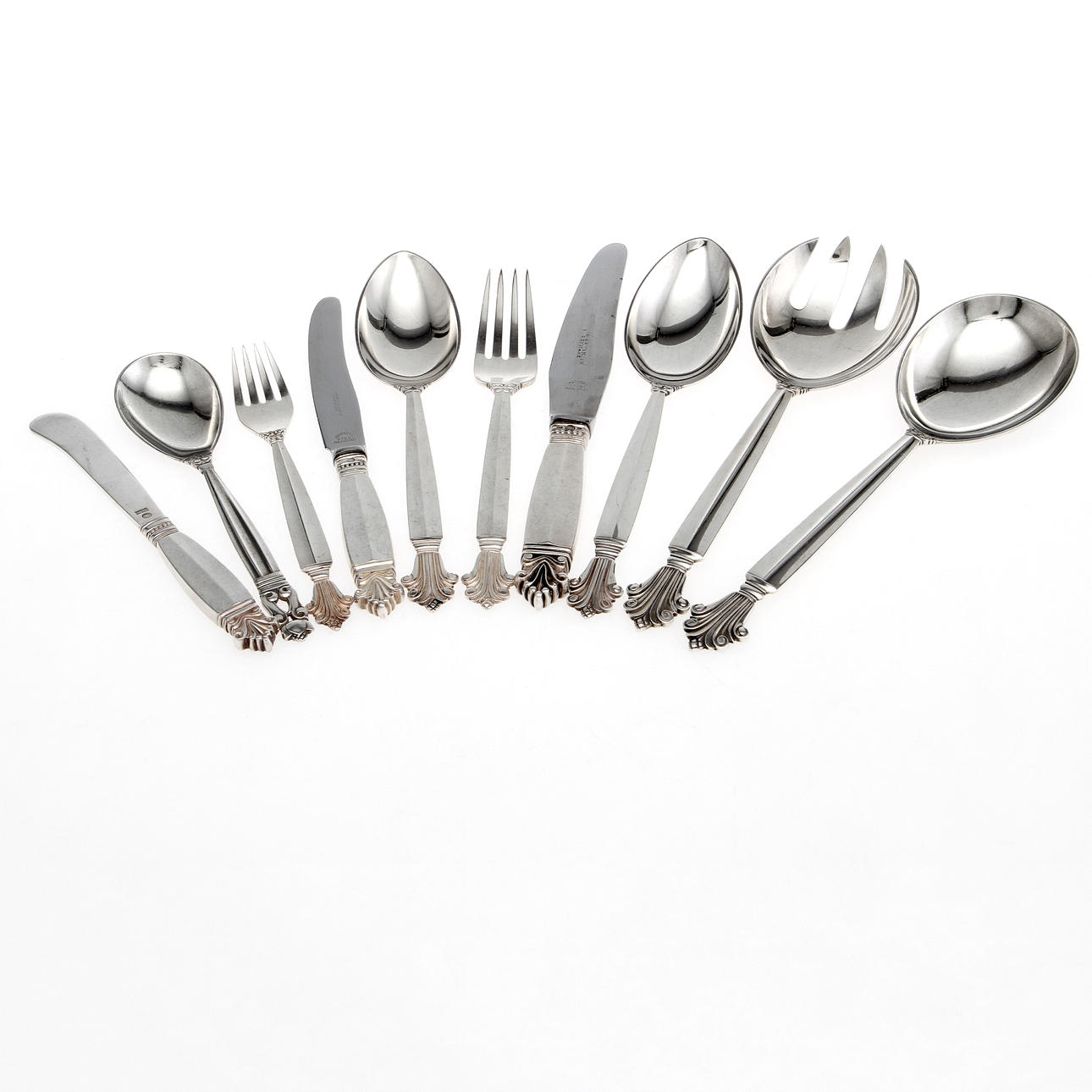 JOHAN ROHDE. Bestickuppsättning, modell Dronning (Acanthus), 85 delar, sterlingsilver. Georg Jensen, Köpenhamn efter 1945.