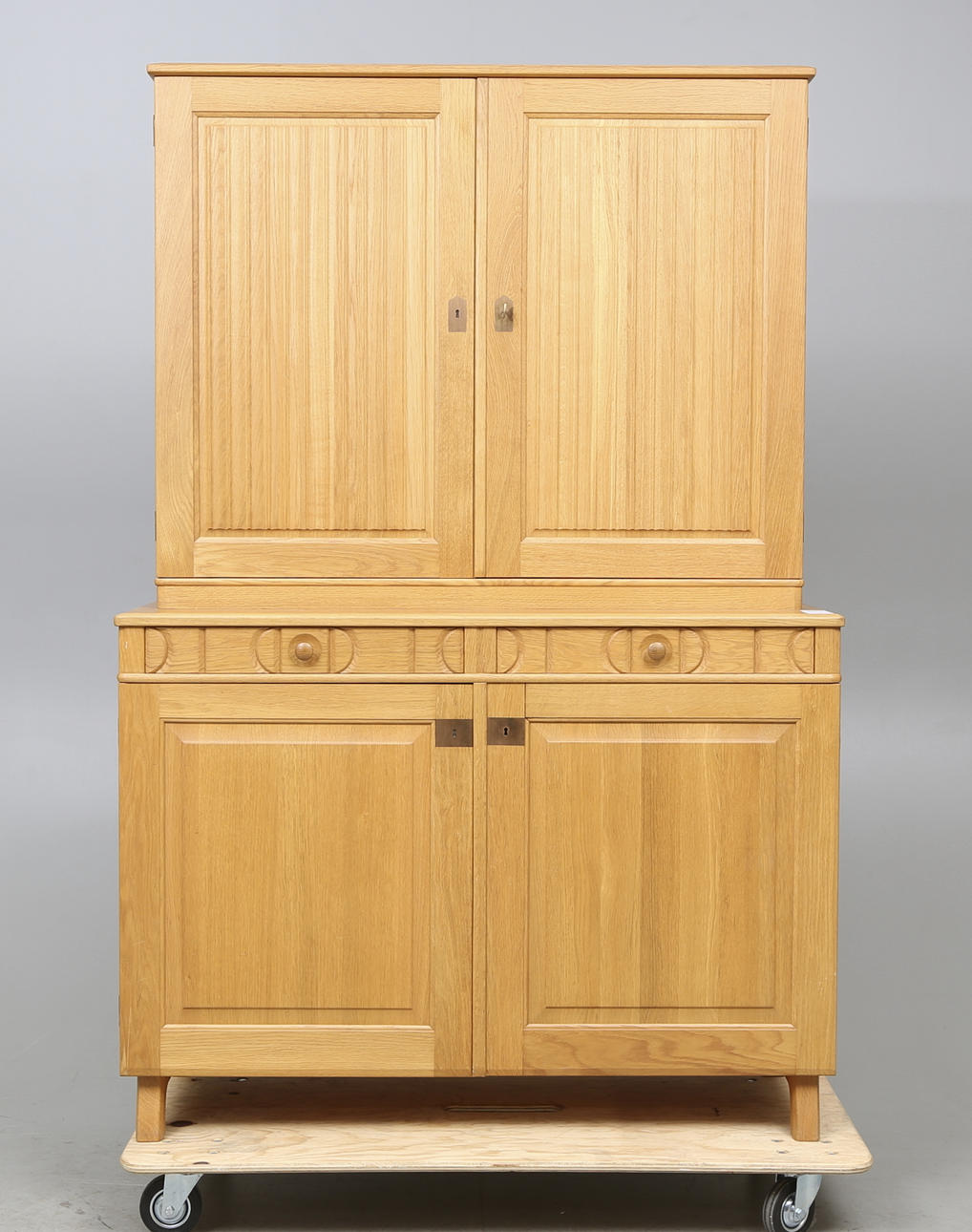 SKÅP "Calmare Nyckel", Carl Malmsten, 1900-talets andra hälft.