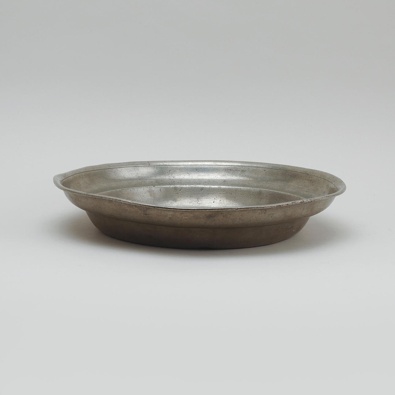 TIN PLATE, 18th century.