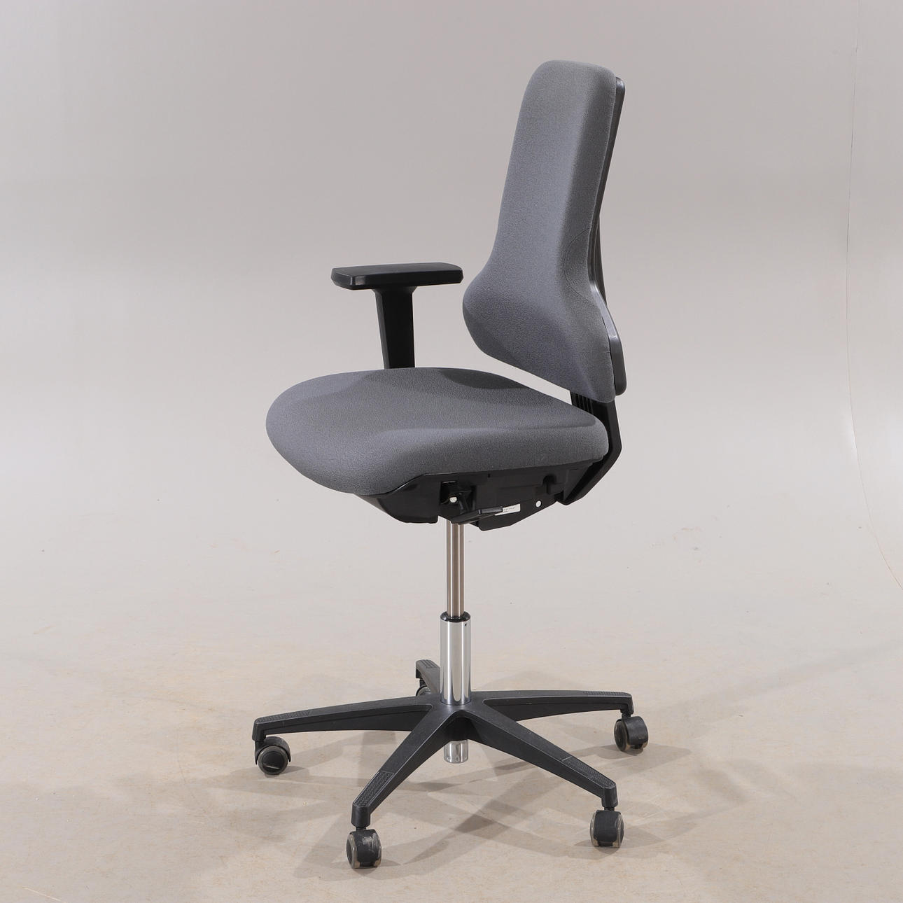 SILLA DE OFICINA, Dauphin.